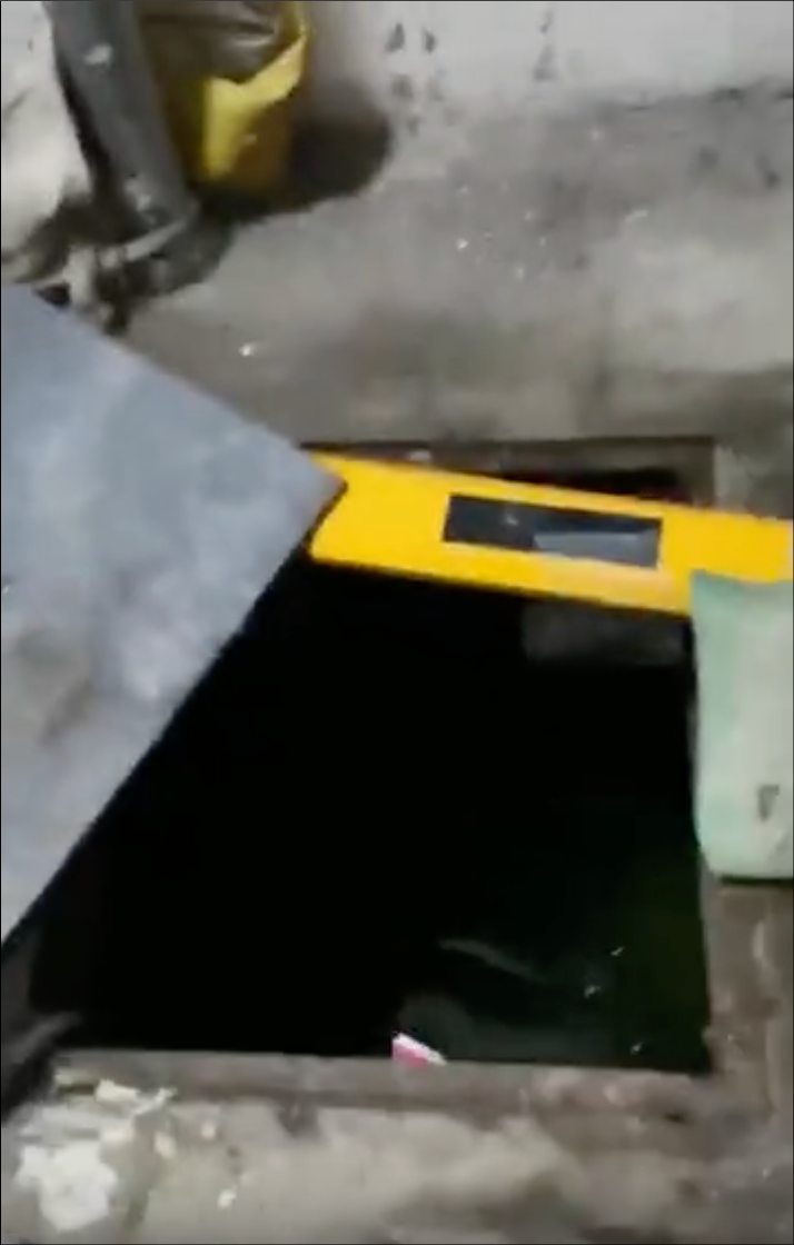 丟失井蓋的熱水井。受訪者供圖