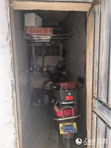 電動自行車車庫內部。 人民網 崔小倩攝